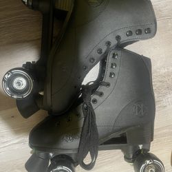 Size 10 Skates