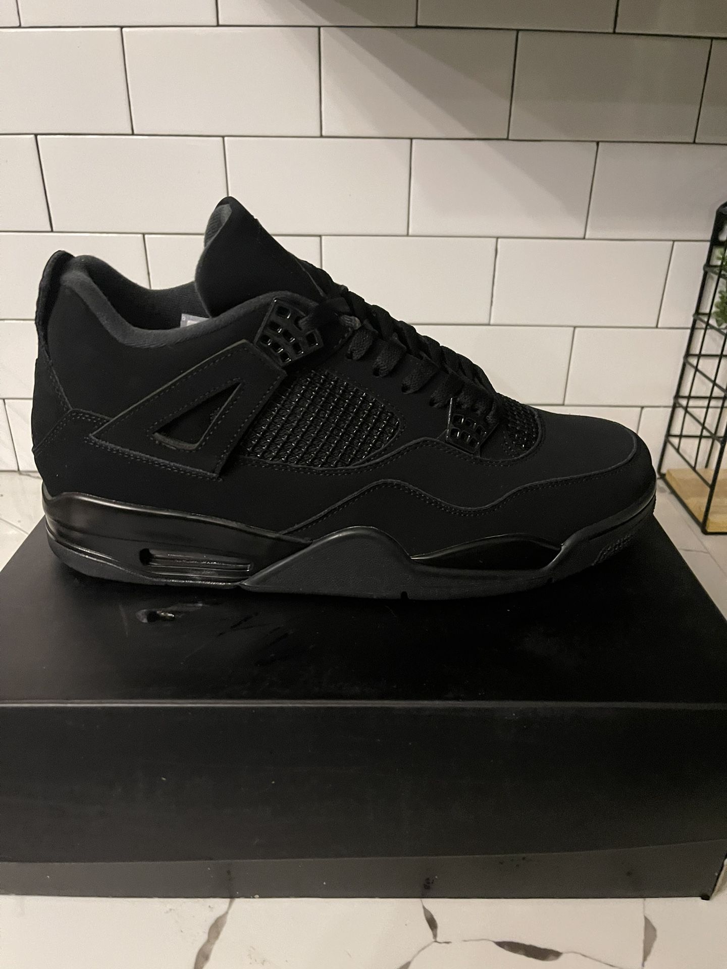 Men’s Jordan Retro 4 Black Cat Size 13.