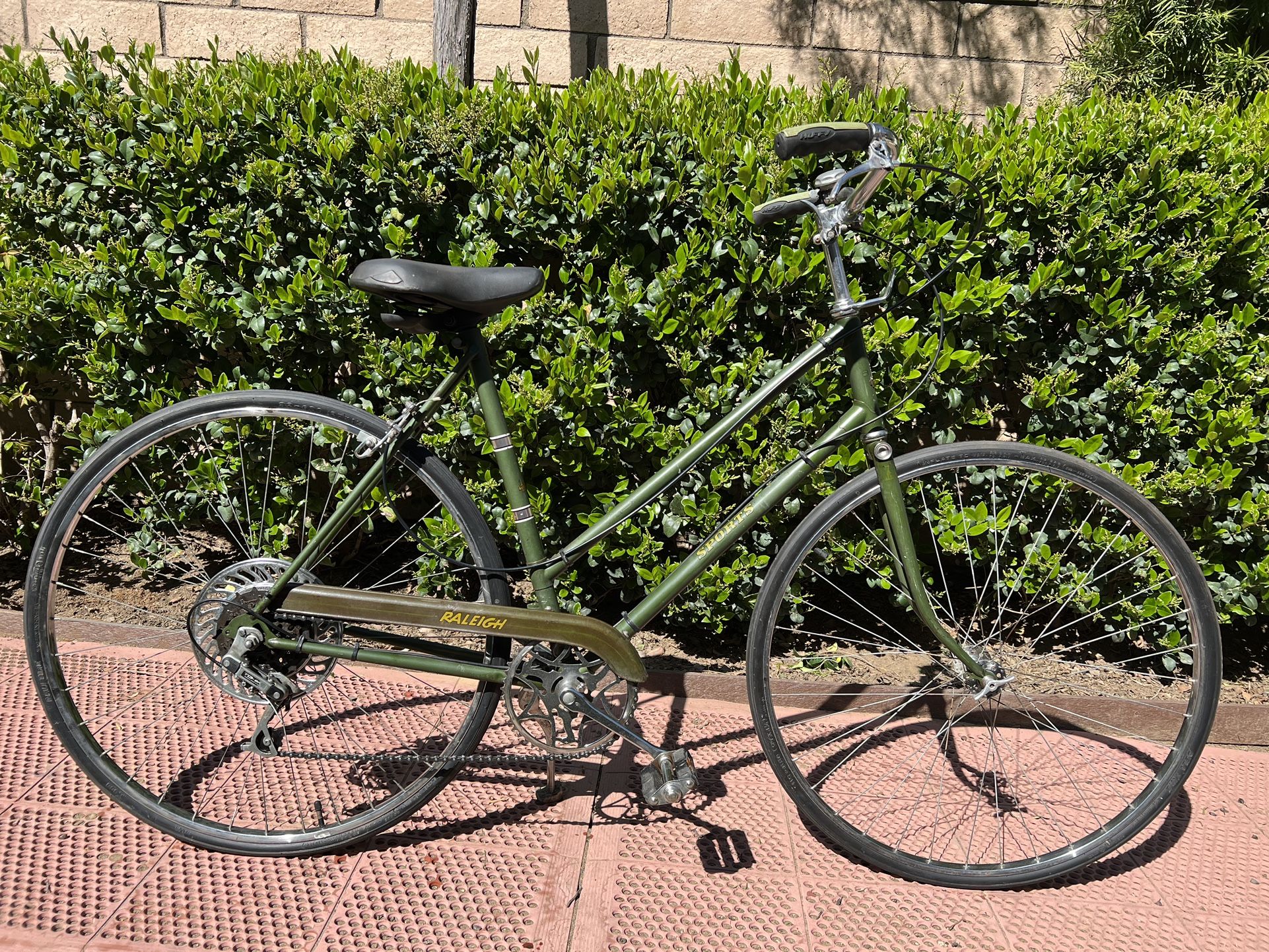 Classic Vintage 1960's Raleigh Sports Custom Speed 27” Cruiser