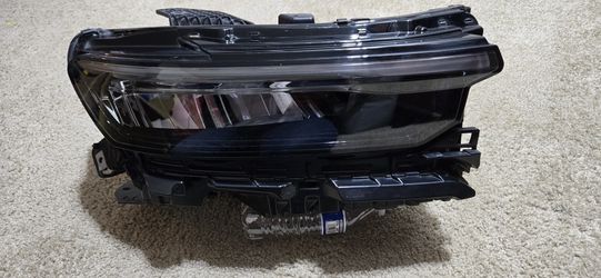 OEM 2021-2023 JEEP GRAND CHEROKEE LED Right passenger HEADLIGHT W/O MODULE