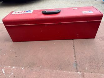 Tool box in excellent condition  30” wide  8” side  9” high  by Waterloo