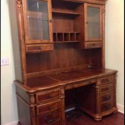 Haverty’s Desk + Credenza (Hutch) 