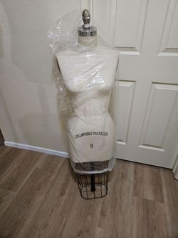 Size 8 dress form and & Arm  without stand - good for someone who likes the smell of cigarette smoke