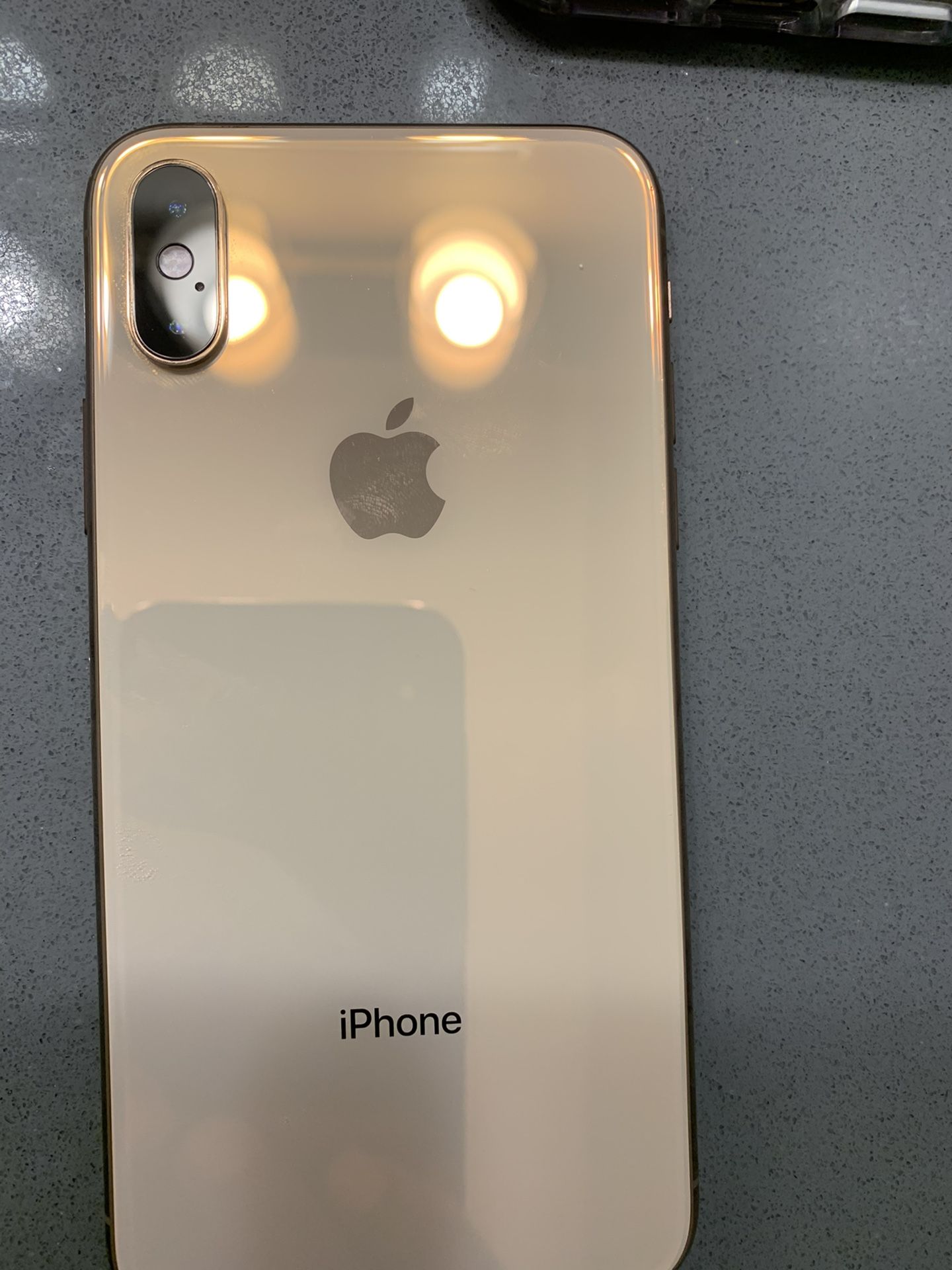 iPhone XS - 256 Unlocked (Like New)