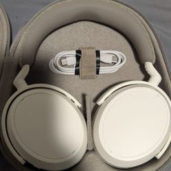 Sennheiser Momentum 4