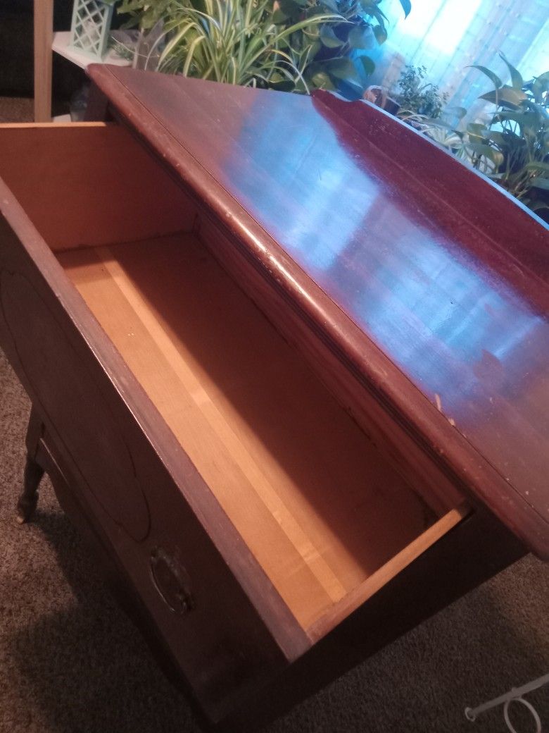 Antique Dresser $20