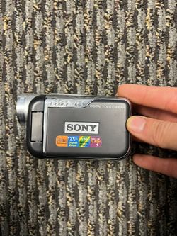 SONY Digital Camera (BRAND NEW)
