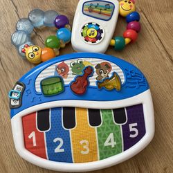 Toys excellent and clean condition,music and lights perfect for age 6-24 Months Excellent Condition ,barely Used
