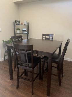 Table With 4 Chairs