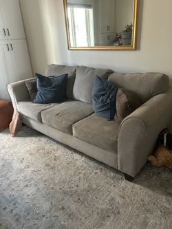 Light gray tweed couch
