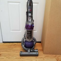 NEW cond DYSON DC25 ANIMAL BALL VACUUM WITH COMPLETE ATTACHMENTS  , AMAZING POWER SUCTION  , WORKS EXCELLENT  , IN THE BOX 