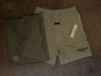 Dark oatmeal essentials shorts size small