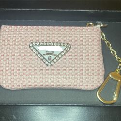 Brand new Pink wallet no damage perfect conditions with box included