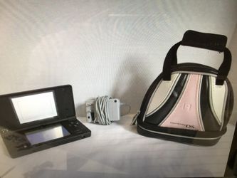 NINTENDO DS - HAND HELD CONSOLE - CASE - POWER CORD