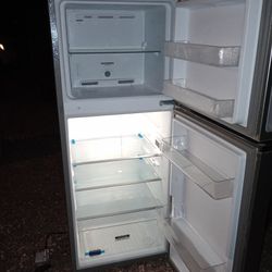 Whirlpool Refrigerator/ Freezer. New