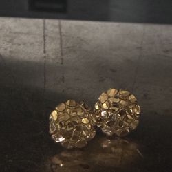 10k Solid Gold Nugget Earrings - 1.11g 
