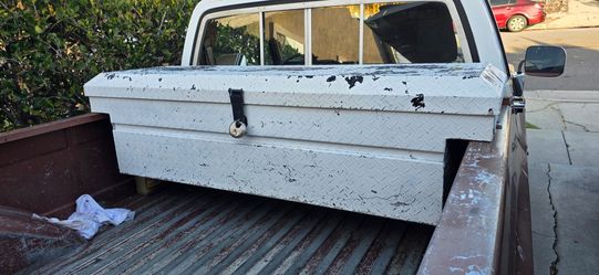 Diamond Plate Full Size Truck Bed Tool Box