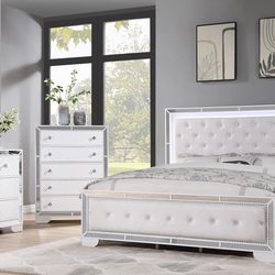 4 PC Queen Bedroom Set New