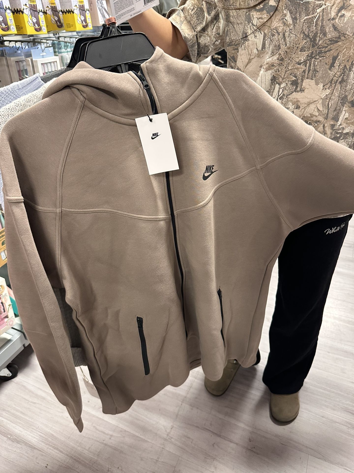 Nike Tech 2XL