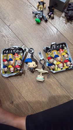 Friends Mystery bag clips - Ross & Fountian