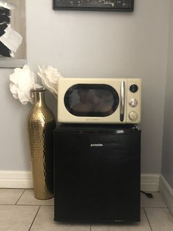 Proctor Silex Mini Fridge