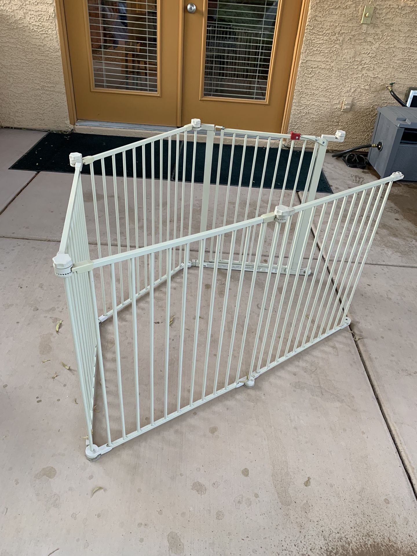 Child Gate or Pet Fenceing
