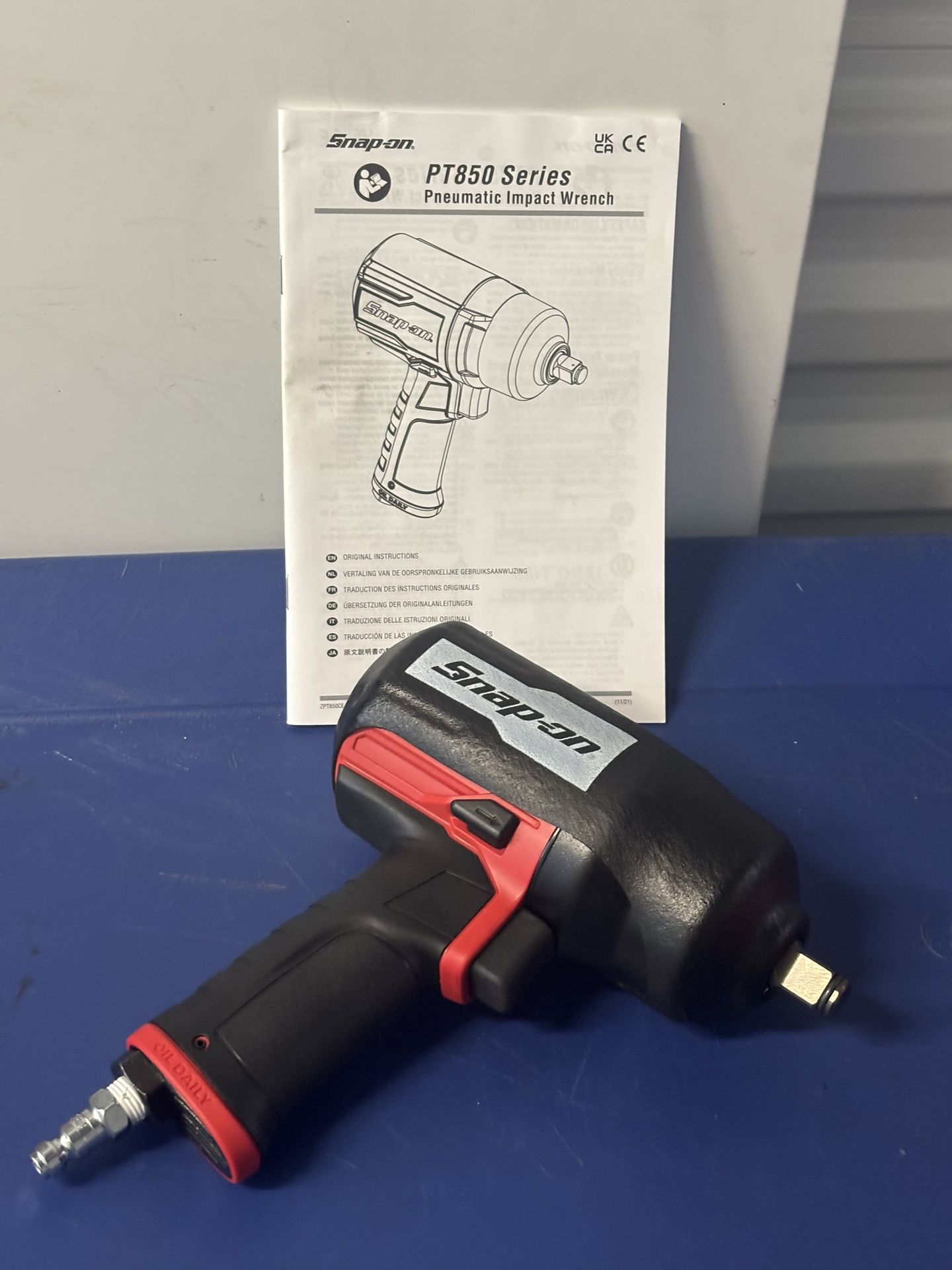 Snap on Tools 1/2 Drive Air Impact Wrench (Red)