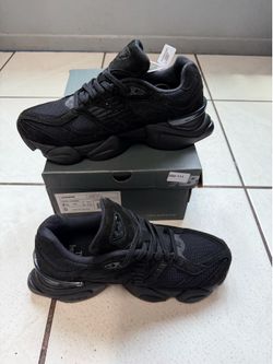 N New Balance 9060 Athletic Shoe - Black / Black