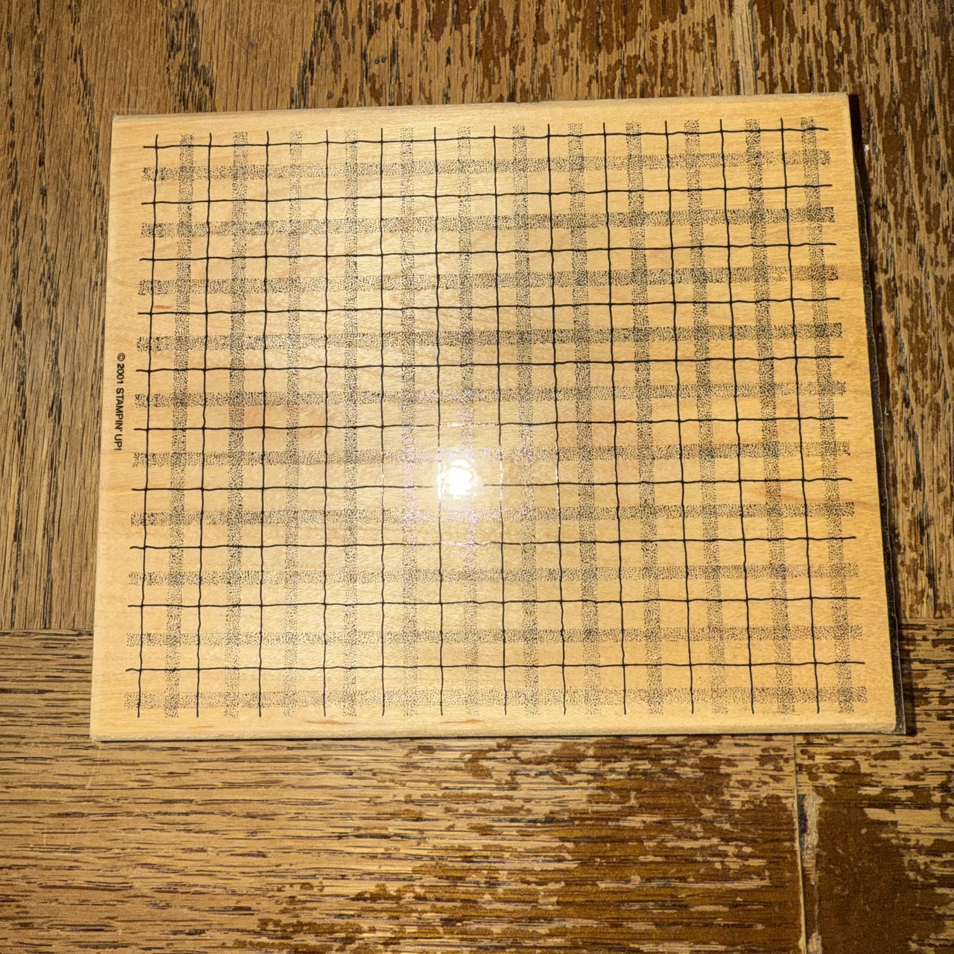 STAMPIN' UP STAMP STIPPLE PLAID RUBBER WOOD MOUNTED PRE OWNED USED CARD MAKING Pre owned used. Prior owner did write a v on the side in marker, does
