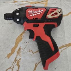 Milwaukee M12 1/4" Hex Screwdriver
