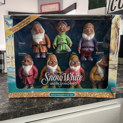 Brand New 1992 Snow White & Seven Dwarfs Gift Set