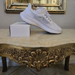 Men's NIKE Air Max Zoom Pegasus White/Gray Colors Size 8