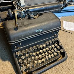 Royal Typewriter Antique 
