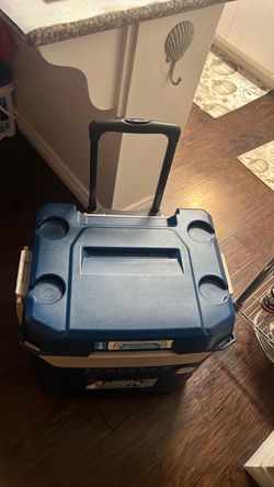 ICE COOLER - IGLOO COOLER