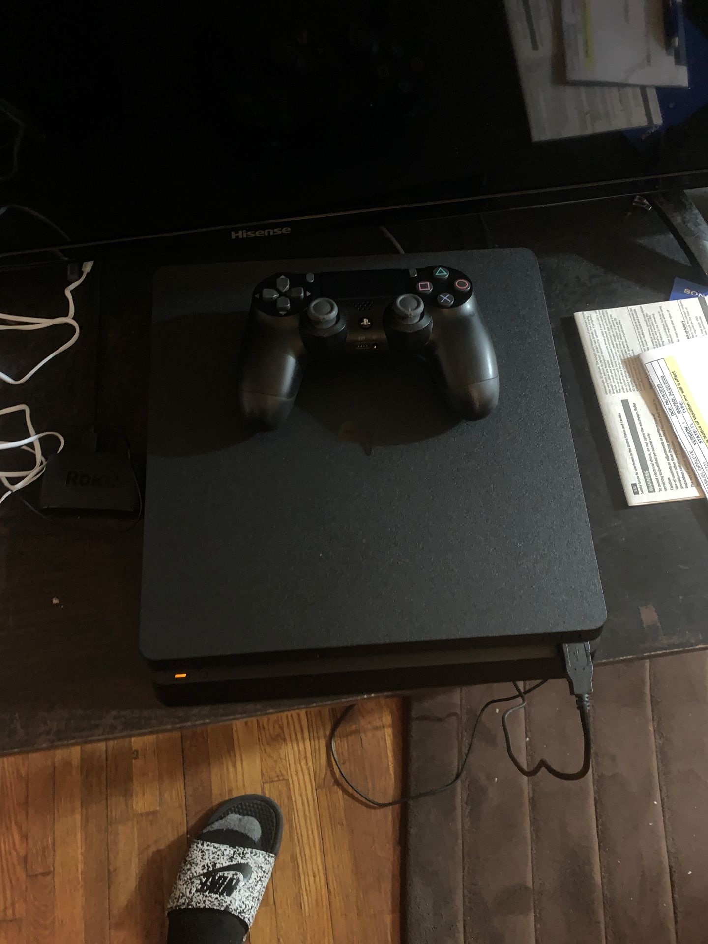 PS4 SLIM 1TV WITH CONTROLLER AND ALL CALBLES INCLUDED