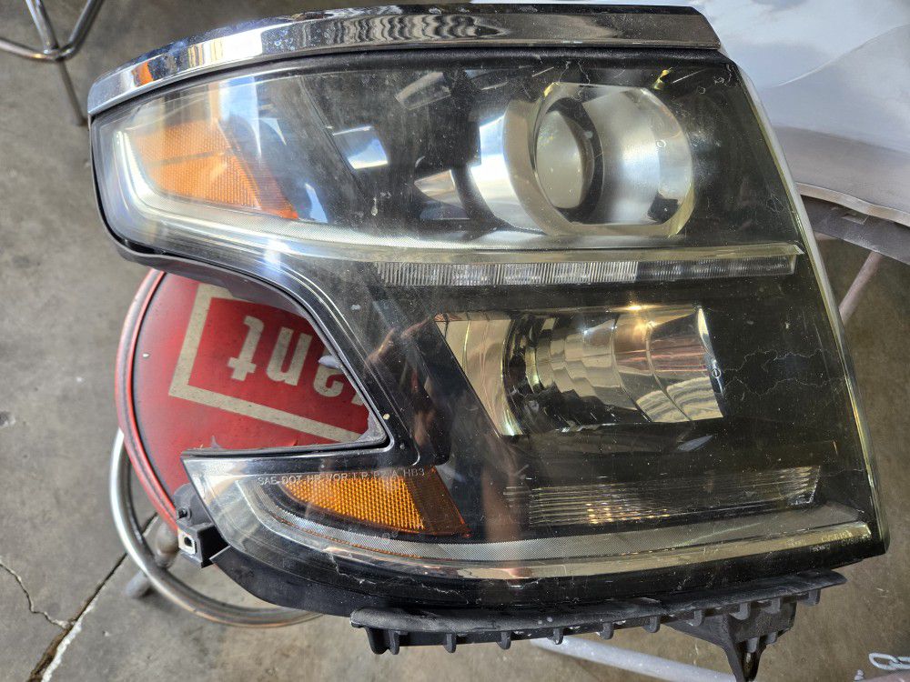 15-20 chevy tahoe suburban headlight headlamp right passenger 