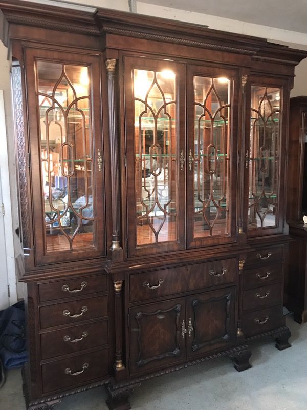 Nine Elms Drexel Heritage China Cabinet For In Cranberry Nine Elms Drexel Heritage China Cabinet