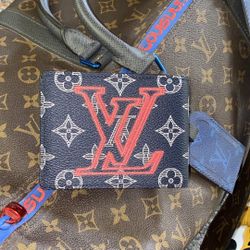 Lv Upside Down Wallet 