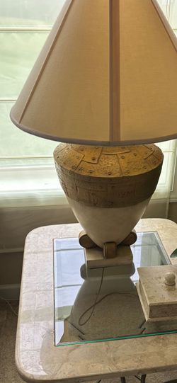 Coffee table,end tables and lamps