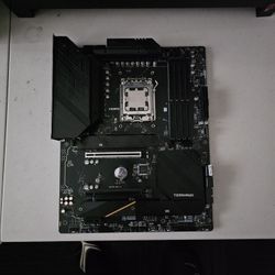 MSI MAG B650 Tomahawk WiFi ATX Motherboard (busted DIMM slots 2&3)