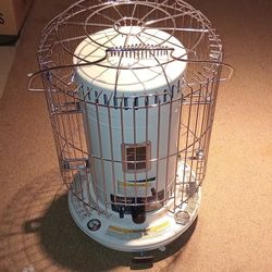 Kerosene Space Heater w/ Kerosene. 