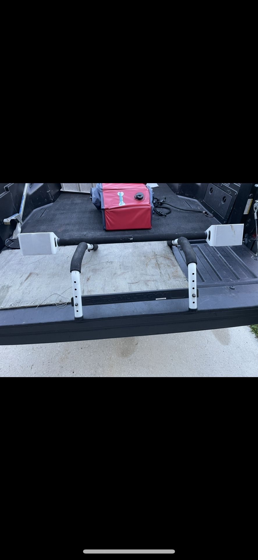 Doorway, pull up exercise bar, chin up bar good shape