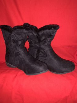 Black booties, boots