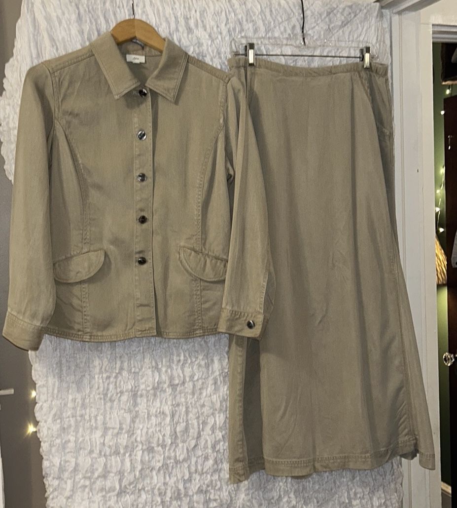 J.Jill: Two Piece Outfit, Jacket (Size: Small Petite) & Skirt (Size: Small) 