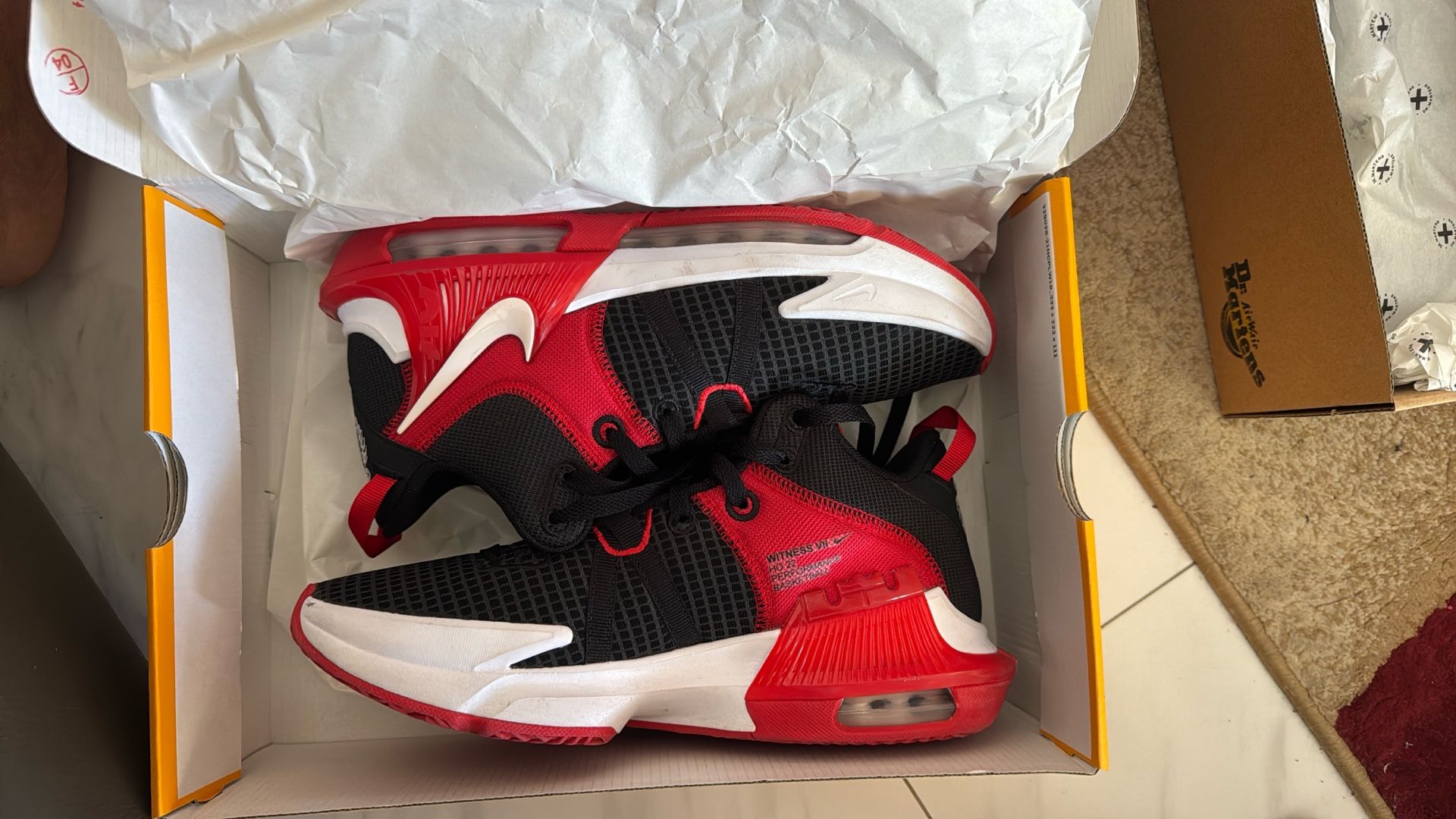 Nike LeBron Witness 7 Basketball Sneaker - Men's