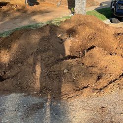 FREE CLEAN FILL DIRT – curbside – bring truck
