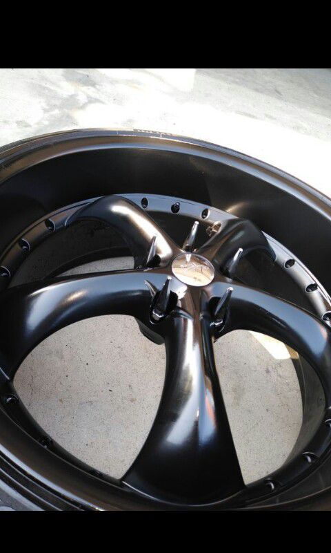 22 inch staggered rims with pirelli tires
