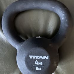 Titan 4 KG / 9 LBS Kettlebell (**Read Description**)