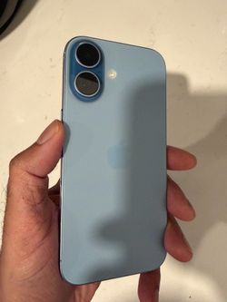 Unlocked iPhone 17 in good condition 256gb 100% battery capacity
