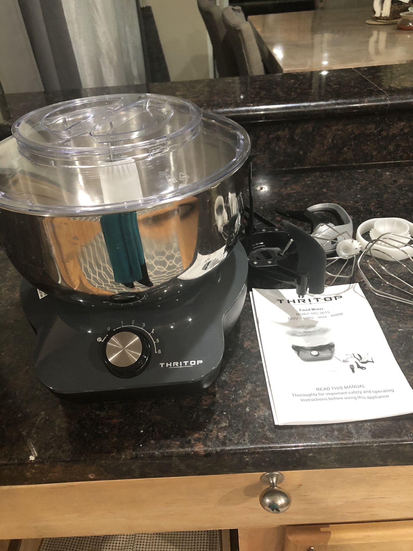 Thritop food mixer and bread maker in great condition and great working condition with all accessories